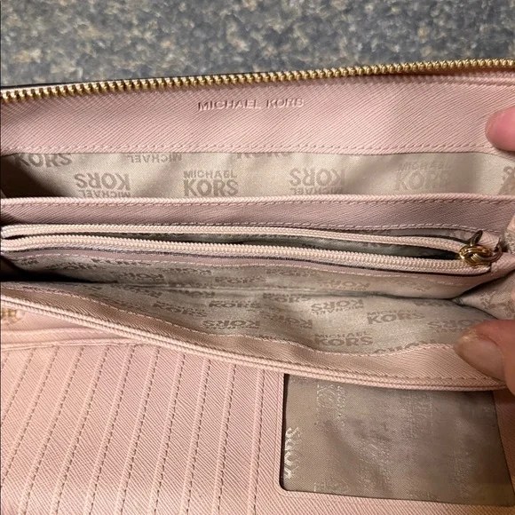 Michael Kors Pebbled Leather Wallet in Taupe - Picture 5 of 13